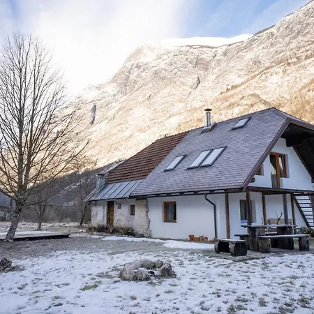 Feriehus Bovec At Three Samoyeds